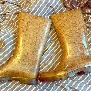 Rain boots